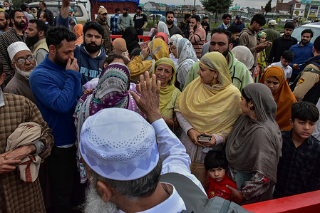 Kashmiri Muslim pilgrims seen waving to relatives as he departs for the annual Hajj pilgrimage to the holy city of Mecca in Saudi Arabia. The first batch of 435 pilgrims from Jammu and Kashmir, began their journey to Saudi Arabia for the Hajj 2026 pilgrimage. This year, 175,025 pilgrims from India are going to perform Hajj, including 4,704 from Jammu and Kashmir.
