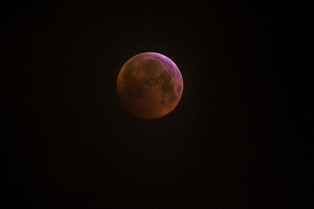 Super blood wolf moon at early morning hours in London.