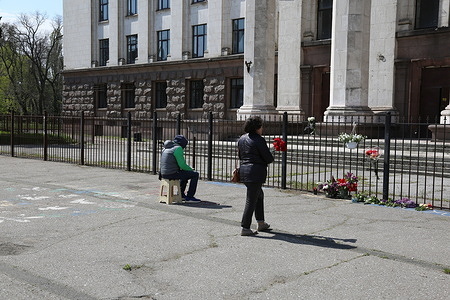People seen near the Trade Union House building on Kulikovo Field. May 2, 2026, marks the 12th anniversary of the tragic events in Odessa. A total of 48 people lost their lives as a result of the tragedy that took place in Odessa on May 2, 2014.6 people died during clashes in the city center (near Greek Square) 42 people died during a fire in the Trade Union Building on Kulikovo Field.