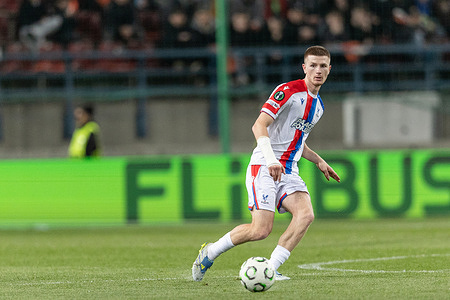 Adam Wharton of Crystal Palace seen in action during the UEFA Conference League 2025/2026 match between Shakhtar Donetsk and Crystal Palace at Synerise Arena Krakow. Final Score; Shakhtar Donetsk 1:3 Crystal Palace.