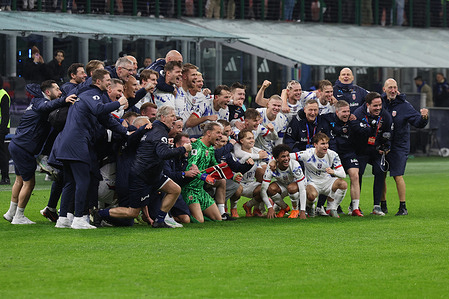 Norway's players celebrate for the 2026 World Cup after scoring 4-1 in the Group I match between Italy and Norway, a European qualifier for the 2026 FIFA World Cup, at the Stadio Giuseppe Meazza - San Siro.
