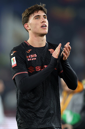 Cesare Casadei of Torino celebrate victory at end of the Coppa Italia Frecciarossa 2025-2026 football match between AS Roma vs Torino FC 1906 at Olympic Stadium. Final result match: Roma vs Torino 2-3