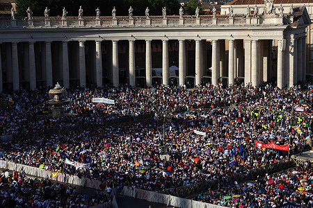 Crowds of people in the square waiting for Pope Leo XIV. Pope Leo XIV, Robert Francis Prevost, in St. Peter's Square for the Pentecost Vigil and the Jubilee of Movements, Associations, and New Communities.