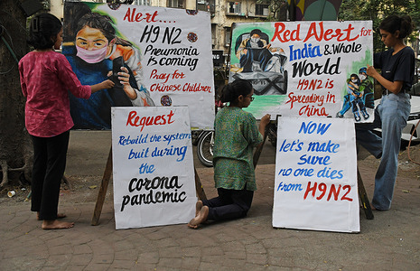 Students from Gurukul school of art painted posters to create awareness about Pneumonia virus H9N2 spreading amongst children in China. There has been sudden surge in respiratory illness in China and many children have been admitted to the hospital with respiratory problem baffling the doctors there.