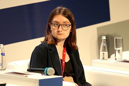 Elena Akhmedova, Analytical Technologies, Chief Economist of JSC Euler Analytical Technologies attends the session The labor market as a mirror of structural shifts: industries and regions at The new stage of the Alexandrinsky Theater.