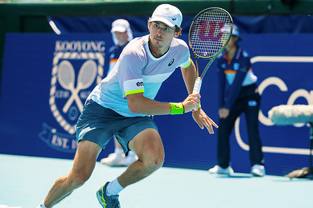 Alex de Minaur of Australia in action during Day 3 of the Kooyong Classic Tennis Tournament match against Sir Andy Murray of Great Britain at Kooyong Lawn Tennis Club. In the feature match of day 3, decorated British star Sir Andy Murray upstaged Australian crowd favorite Alex de Minaur (6:3, 6:3). Unable to continue on from his impressive day 1 win, de Minaur could not match the clean hitting of the dual Wimbledon champion ahead of his home slam.