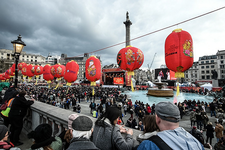 Traditional style chinese light being displayed at Trafalgar square to celebrate Chinese New year.
Londoners gather in London's chinatown and trafalgar square to celebrate Chinese new year 2018.