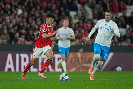 Tomas Araujo of SL Benfica (L) and Lorenzo Lucca of SSC Napoli (R) seen in action during UEFA Champions League 2025/26 League phase Matchday 6 between SL Benfica and SSC Napoli at Estadio da Luz. Final score SL Benfica 2 : 0 SSC Napoli