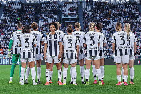 Team mates line up with the number 3 jersey to honour Sara Gama of Juventus's final game after announcing her retirement during the Serie A Women 2024/25 football match between Juventus FC Women and FC Internazionale Women at Allianz Stadium.
