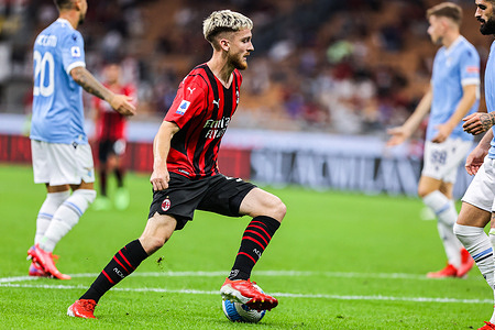 Alexis Saelemaekers of AC Milan seen in action during the Serie A 2021/22 football match between AC Milan and SS Lazio at Giuseppe Meazza Stadium in Milan.(Final score; AC Milan 2:0 SS Lazio)