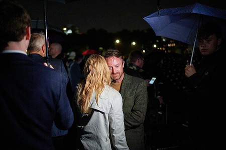 People gather outside Buckingham Palace to pay respect to Queen Elizabeth II's death. On Sept 8, Buckingham Palace announced that Queen Elizabeth II died peacefully at Balmoral. Queen Elizabeth II is the longest-reigning monarch and the nation's figurehead for seven decades.
