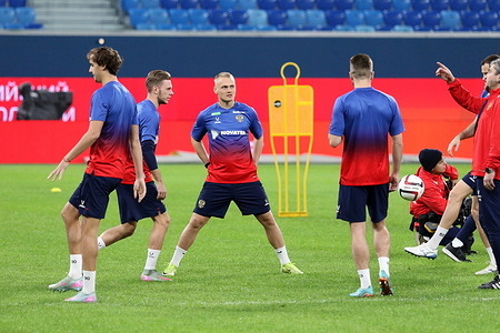 Maksim Glushenkov (2L) and Konstantin Tyukavin (3L) during an open training session of the Russian national football team before the BetBoom friendly match Russia - Peru at the Gazprom Arena.