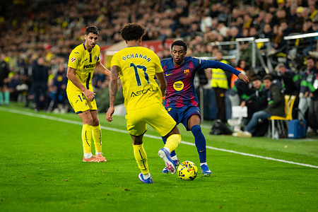 Alejandro Balde of FC Barcelona seen in action during the La Liga EA Sports match between Villareal CF and FC Barcelona at Ceramica stadium. Final Score: Villareal FC 0-2 FC Barcelona.