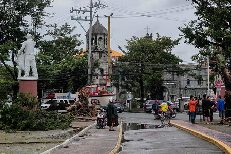 Citizens looking at the damaged cause by the typhoon.
On September 14 2018, Super Typhoon Mangkhut hit the Philippines with wind speed of 205 kilometers per hour (kph), and gusts reaching 255 kph. 
More than a thousand of Filipino citizens all over the country have been affected.
Forecasters have called the Manghut as one ofthe strongest typhoon this year. Mangkhut is the 15th storm to batter the Philippines this year.