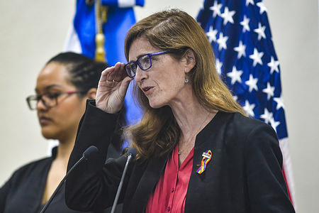 Samantha Power administrator of USAID addresses representatives of civil society organizations.
USAID Administrator Samantha Power visited El Salvador as part of a regional aid effort from the Biden Administration where more than 100 million US Dollars will be assigned in aid for programs to help El Salvador and the Central America region.