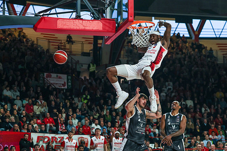 Taze Moore of Pallacanestro Varese OpenJobMetis seen in action during LBA Lega Basket A 2025/26 Regular Season game between Pallacanestro Varese OpenJobMetis and Bertram Derthona Basket Tortona at Itelyum Arena . Final score; Pallacanestro Varese OpenJobMetis 97 | 87 Bertram Derthona Basket Tortona.
