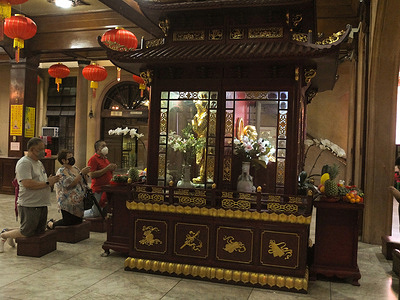 Filipino-Chinese praying to Buddha at the Seng Guan Temple. Buddhist monks from the Seng Guan Temple in Divisoria, hold a year-end prayer ritual led by Fr. Men Ching to welcome the New Lunar New Year of the water rabbit. The fourth animal sign in 12-year cycle of the Chinese zodiac, it symbolizes longevity, peace and prosperity based on Chinese astrology.