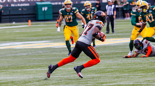 (77) Seven McGee of the BC Lions in action during the CFL regular season action between the Edmonton Elks and BC Lions at the Commonwealth Stadium. Edmonton lost to the BC Lions 32-14