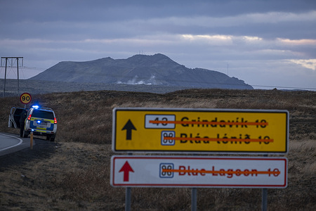 The road to Grindavik is closed by emergency services and police. Access is only possible with special permits. The magma continues to approach the surface and an eruption is expected in the next few days. The Icelandic police and emergency services have arranged a day to allow some of Grindavik's residents to get home to collect some belongings.