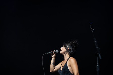Sharon Van Etten, singer and songwriter, performs live on stage at the Rock en Seine music festival. Sharon Van Etten and The Attachment Theory performed in the last day of the Rock en Seine 2025 music festival at the Domaine National Parc de Saint-Cloud, in Paris.