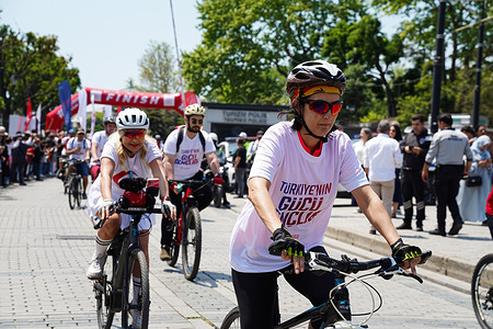 Cyclists take part in the May Commemoration of Atatürk, Youth and Sports Day Cycling. The 19th May Commemoration tour started in Sultanahmet Square and carried out on the historical peninsula and Dolmabahçe route.