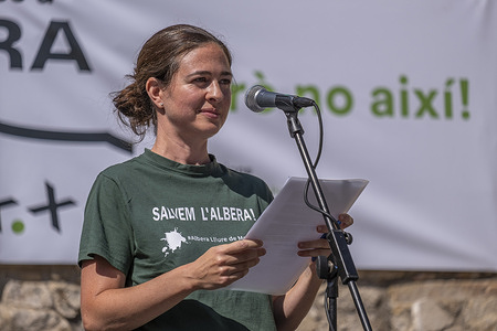Anna Nieto, spokesperson for ALLIMO (Albera Lliure de Molins) is seen during the act against the future deployment of wind farms in Albera.
Demonstrative and unitary act in Capmany (Girona) under the slogan Renovables sí, però no així¡ (Renewables yes, but not in this way) organized by mayors and entities of the Alt Ampurdán regions against the installation of wind farms in the Sierra de l, Albera.
