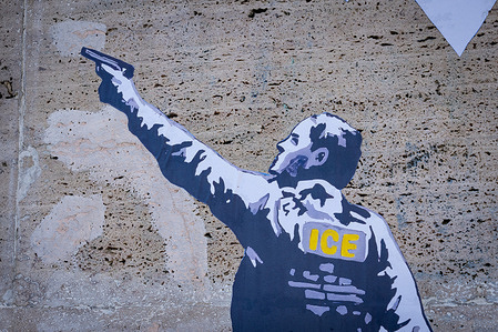 "Ice Out!" is the new mural by street artist LAIKA: a denunciation of the presence of the American anti-immigration agency at the Olympic Games in Milan-Cortina, Rome.