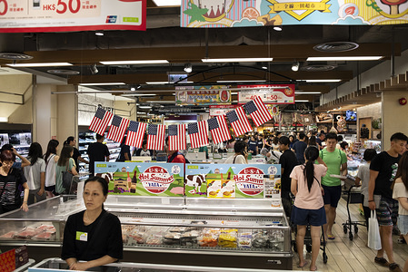 Japanese supermarket Yata celebrates a Summer food event with American meat in Hong Kong.