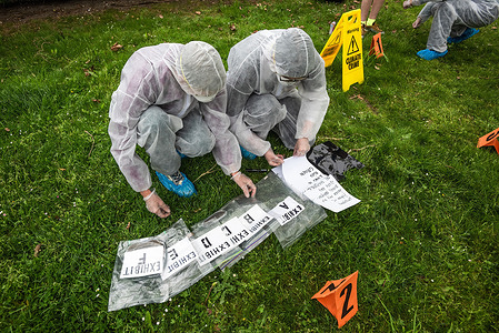 Ocean Rebellion demonstrator in a white forensic overall bearing the slogan "climate crime investigator" seen during the Global LNG Bunkering Summit. During the Global LNG Bunkering Summit 2022, the industry claimed that LNG or liquefied natural gas is the cleaner than heavy fuel oil. LNG has significantly lower CO2 emissions, and almost non-existant particle emissions. The aim of the 3-day conference is to initiate the start of Liquid Natural Gas (LNG) in shipping and imports, and set-up the required infrastructure. The IPCC’s latest report focusing on climate mitigation makes clear that fossil gas in the form of LNG is not a solution for shipping’s decarbonization. There are currently over 785 new cargo ships on order globally, with over 400 being built to run on fossil LNG.