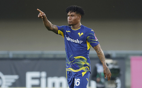Gift Orban of Hellas Verona FC celebrates after scoring goal for 0-2 during the Italian Serie A soccer match Hellas Verona FC vs Cagliari Calcio at Marcantonio Bentegodi Stadium.
Final score Hellas Verona FC 2:2 Cagliari Calcio