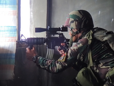 The military snipers aiming to target the remaining terrorist occupying Marawi City