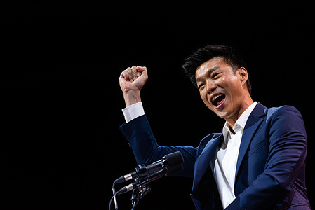 Natthaphong Ruengpanyawut, prime ministerial candidate of the People's Party, speaks during the election campaign rally at Samyan Mitrtown. The People's party held the election campaign rally at Samyan Mitrtown for the upcoming general election in Thailand.