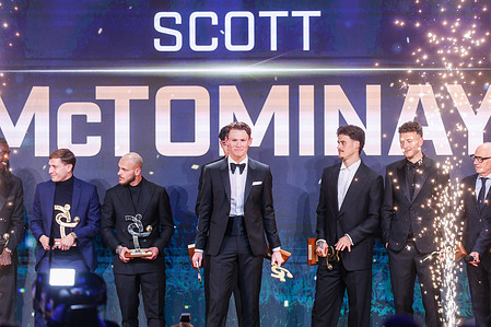 (C) Scott McTominay of SSC Napoli receives the award as Best Player of Season 2024-2025 during the Gran Galà del Calcio 2025 Oscar del Calcio Awards AIC at Spazio Antologico East End Studios in Milan.