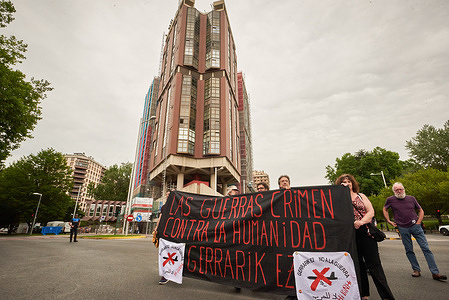 Protesters hold a banner during the demonstration. Demonstration held in Pamplona, due to the rejection of NATO's participation in the war in Ukraine, due to the invasion of Ukraine promoted by the Putin government.