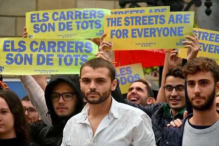 Josep Lago, President of S'Ha acabat seen with other protesters during the demonstration.
The new "S'Ha Acabat" Association in Barcelona is an association that is in favor of the unity of Spain formed by a group of young people which are not part of the Catalan Civil Society (SCC).