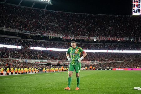 Franco Armani of River Plate reacts during the Torneo Apertura Betano 2025 quarterfinals match between River Plate and Platense at Estadio Mas Monumental Antonio Vespucio Liberti. Final Score: River Plate 1:1 Platense penalty shootout 2-4.