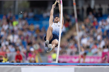Matteo Oliveri of Italy seen in action in the Men’s Pole Vault Final during day seven of the 27th European Athletics Championships at Alexander Stadium.