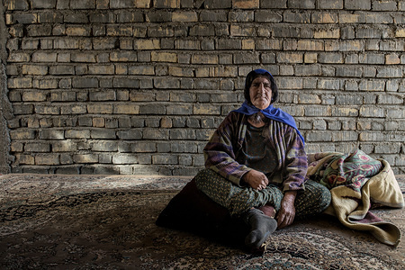 Zahra, a 64-year-old is one of the nomads who lost her identity, culture and way of life.
Animal husbandry is the main profession of the nomadic society in Iran. The nomadic settlement plan has led to a loss of livestock, identity and culture and has caused poverty and reduced employment opportunities.