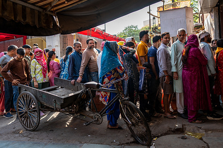 Buyers queue for liquefied petroleum gas (LPG) at a depot. India, the world’s second-largest LPG importer, is facing an acute cooking gas shortage as global oil and gas prices turn volatile due to rising tensions and insecurity in the Middle East following the US-Israeli offensive against Iran, disrupting key supply routes and tightening fuel availability.