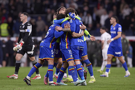 Getafe CF players celebrate the victory at the end of the LaLiga EA Sports 2025/2026 week 26 football match between Real Madrid CF and Getafe CF at Santiago Bernabeu Stadium. Final score: Real Madrid CF 0:1 Getafe CF