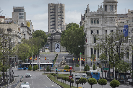 Calle de Alcala empty and deserted during International Worker's Day.
The state of alarm due to the health crisis of the COVID-19, brings in scenes of empty streets even on International Worker's Day. The number of deaths in Spain increase, although it remains below 300 for the second consecutive day.