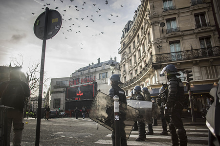 Riots police are seen at Pigalle square during the demonstration.
Yellow vest protesters went out on the streets of Paris another Saturday on what they called the act VI against the French president Emmanuel Macron.