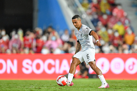 Thiago Alcantara of Liverpool seen in action during the preseason match between Manchester United and Liverpool at Rajamangala stadium. 
(Final score; Manchester United 4:0 Liverpool).