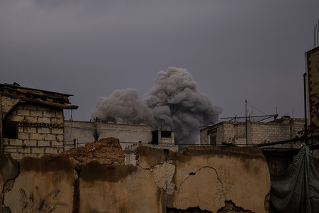 Smoke caused by airstrike seen in the center of Damascus Ghouta.
17 civilians, including 4 children and two women, were killed and more than 100 others were wounded, including children and women, by aerial bombardment of Russia, artillery, missile and air strikes against the regime forces on the eastern towns and villages of Al-Ghouta with 62 Syrian and Russian air raids, An elephant type land and more than 200 artillery shells of different sizes.