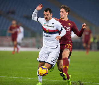 Pedro Pereira (L) of Genoa CFC competes with Nicolò Zaniolo (R) of AS Roma during the game. AS Roma - Genoa CFC during the Serie A football match at Olimpico Stadium.
(Final score Roma 3 - 2 Genoa)