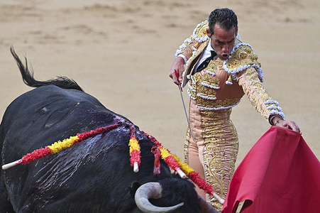Bullfighter Pepe Moral during the bullfight with bulls from the Celestino Cuadri ranch at the Plaza de las Ventas in Madrid, 22 de marzo , 2026, Spain.