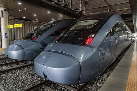 KTX EUM trains seen at Gangneung train station. Gangneung Station is the main railway station in the coastal city of Gangneung and serves as the eastern gateway for the high-speed KTX Gyeonggang Line connecting the region to Seoul. Rebuilt ahead of the 2018 Winter Olympics, the station features a distinctive circular design and provides convenient access to nearby beaches and cultural attractions.