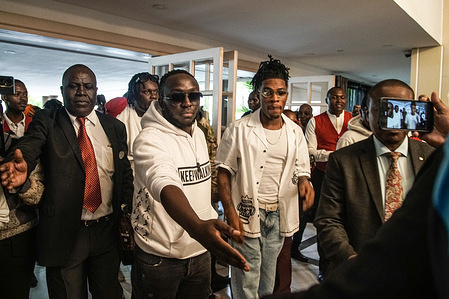 Nigerian Musician and songwriter, Joseph Akinwale, known professionally as Joeboy (R2), an Afro-pop and R&B music singer, arrives at his hotel in Nakuru ahead of his performance at The Rift Valley Sports Club.