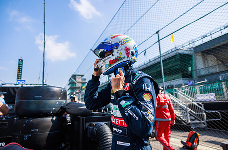 Andretti Global driver Marcus Ericsson (28) practices for the 2024 Indy 500 at Indianapolis Motor Speedway.