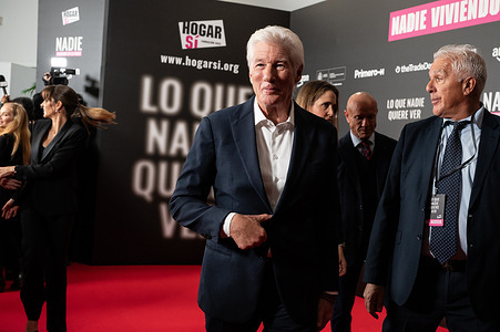 Richard Gere attends the "Lo Que Nadie Quiere Ver" premiere at the Callao cinema.